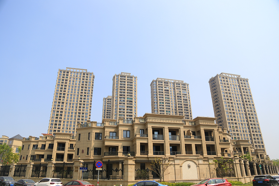 工程名称:华鸿艺墅 施工面积(㎡):45000 施工地点:龙湾区 年份:2018年